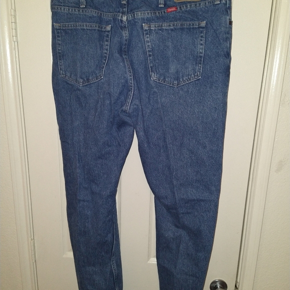 Wrangler Blue Medium Wash Denim Jeans Men's sz 42x30. - Picture 2 of 7
